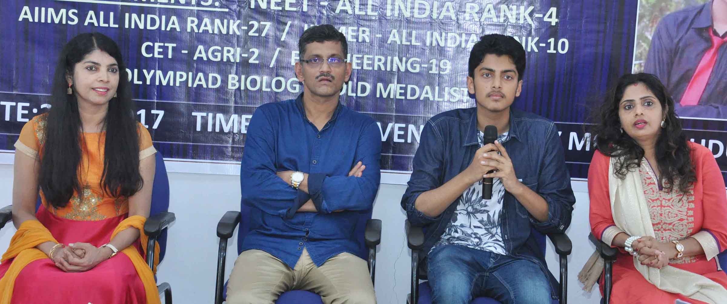 ತರಗತಿ ಪಾಠ ಸರಿಯಾಗಿ ಮನನ ಮಾಡಿದರೆ ಯಶಸ್ಸು: ಸಂಕೀರ್ತ್